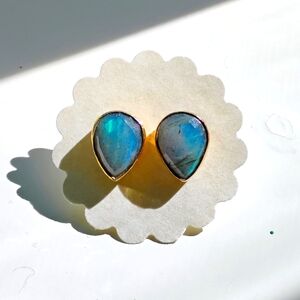 Women's Blue-Gray Pear Labradorite Studs